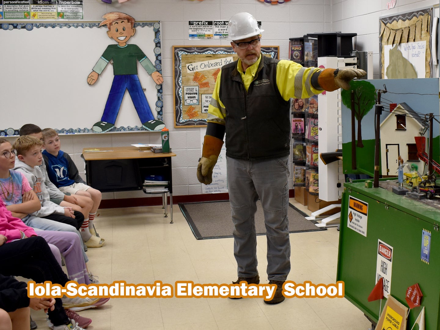 Iola-Scandinavia Elementary School Demonstration